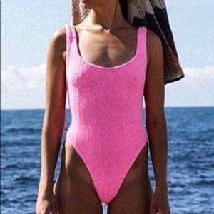 🌸HUNZA G BUBBLEGUM PINK ONE PIECE🌸